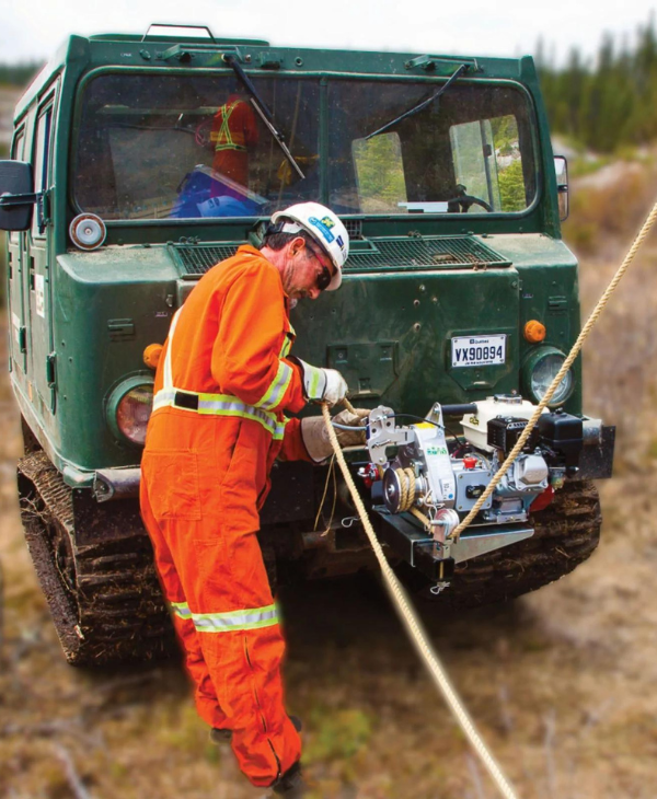 CABESTRANTE DE MOTOR PORTABLE WINCH PCH2000